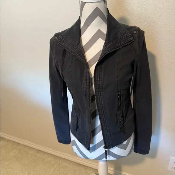 Women's Charcoal Utility Jacket - Picture 2 of 7